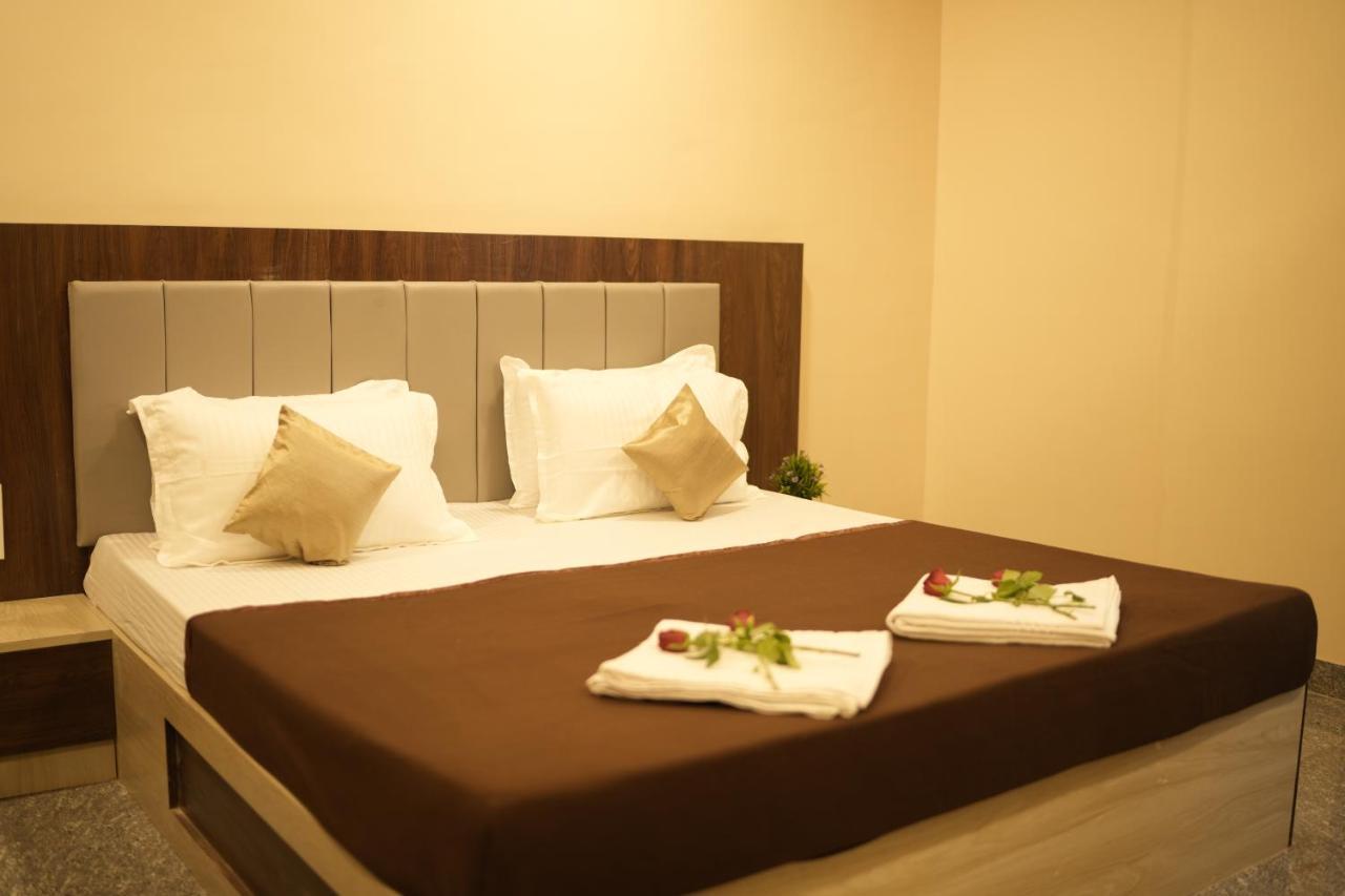 Hotel Sitara Inn Ratnagiri Bagian luar foto